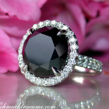 Spectacular Black Diamond Solitaire Ring (14,58 ct.)