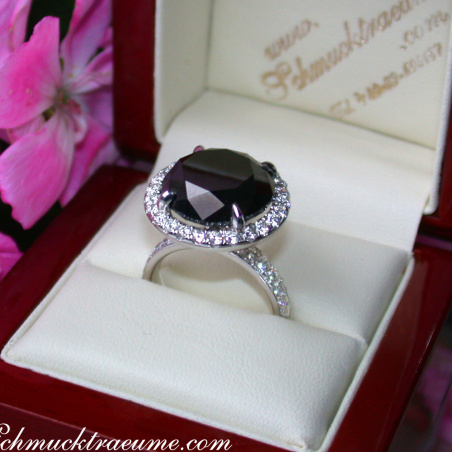Spectacular Black Diamond Solitaire Ring (14,58 ct.)