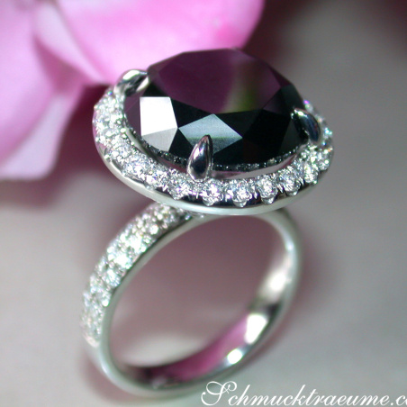 Spectacular Black Diamond Solitaire Ring (14,58 ct.)