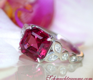 Exquisite Rhodolite Ring with Diamonds