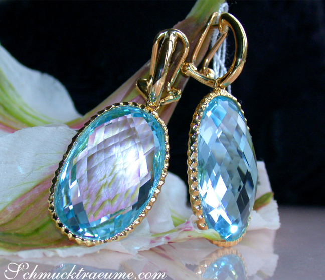 Impressive Blue Topaz Earrings in Yellow Gold 14k | SCHMUCKTRAEUME.COM Impressive Blue Topaz Earrings in Yellow Gold 14k | SCHMUCKTRAEUME.COM