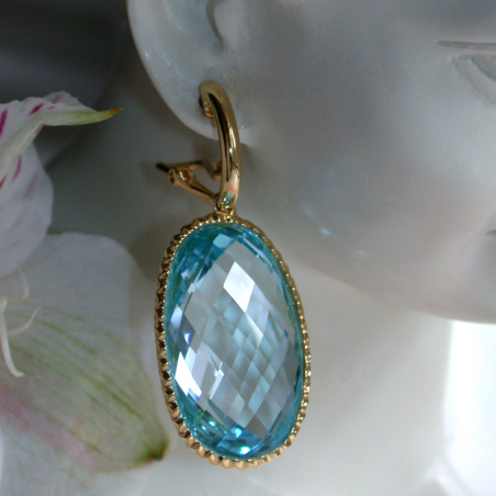 Impressive Blue Topaz Earrings in Yellow Gold 14k | SCHMUCKTRAEUME.COM