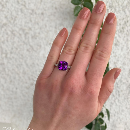 Charmanter Amethyst Ring mit Diamanten