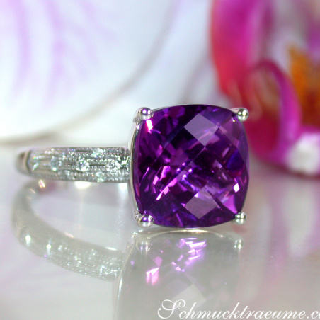 Charmanter Amethyst Ring mit Diamanten