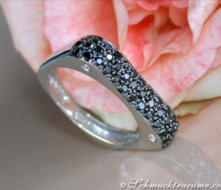 Schwarze Diamanten Ring