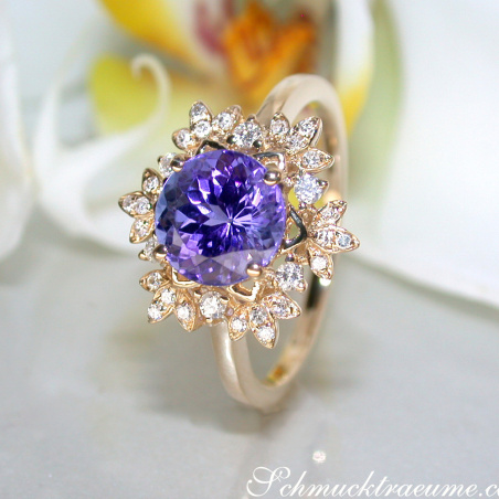 Delicate Tanzanite Snowflake Ring in Yellow gold 18k