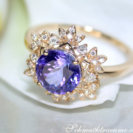 Delicate Tanzanite Snowflake Ring in Yellow gold 18k