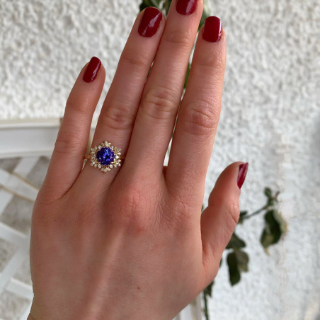Delicate Tanzanite Snowflake Ring in Yellow gold 18k