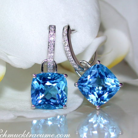 Wende Ohrringe "Kissen" mit Blautopas und Diamanten