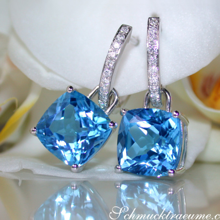Wende Ohrringe "Kissen" mit Blautopas und Diamanten