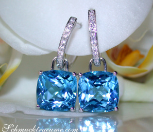 Wende Ohrringe "Kissen" mit Blautopas und Diamanten