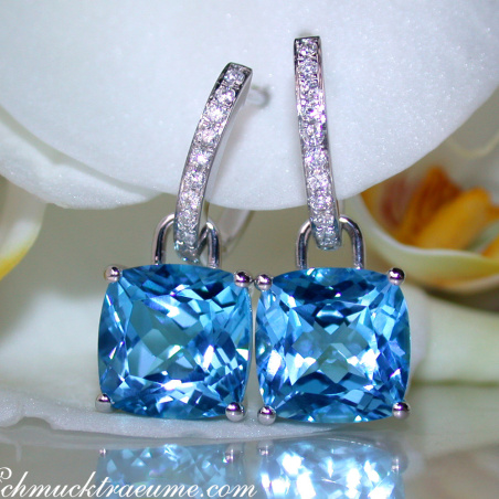 Wende Ohrringe "Kissen" mit Blautopas und Diamanten