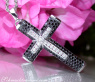 Kreuz Anhänger mit schwarzen Diamanten