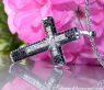 Kreuz Anhänger mit schwarzen Diamanten
