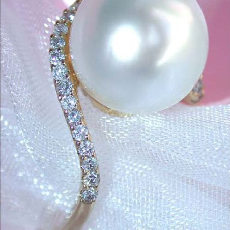 Edler Südseeperle Ring mit Brillanten in Gelbgold