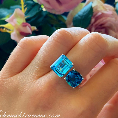 Wonderful Blue Topaz "Toi et Moi" Ring