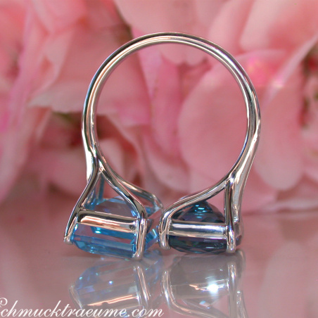 Wonderful Blue Topaz "Toi et Moi" Ring