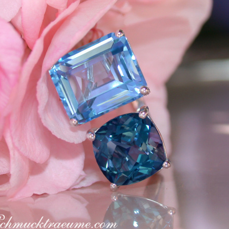 Wonderful Blue Topaz "Toi et Moi" Ring