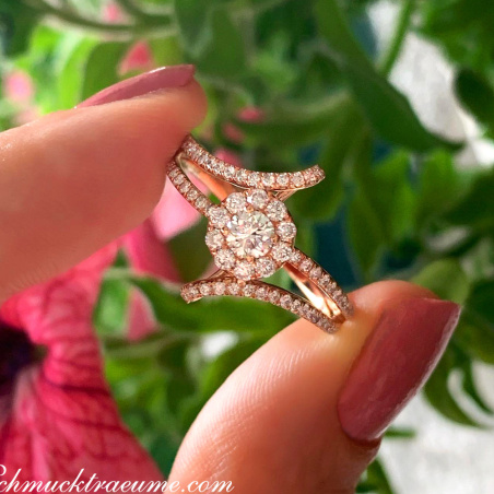 Enchanting Mini Solitaire Diamond Ring