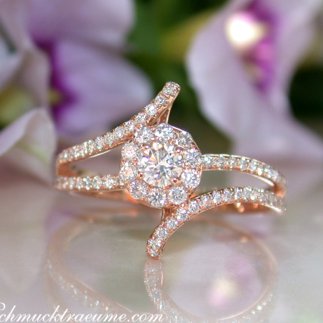 Enchanting Mini Solitaire Diamond Ring