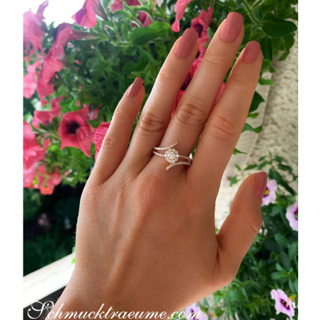 Enchanting Mini Solitaire Diamond Ring