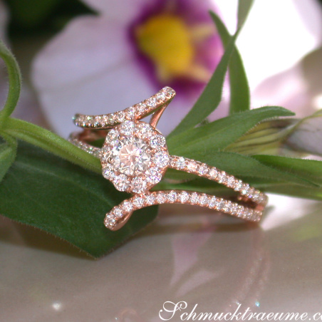 Enchanting Mini Solitaire Diamond Ring