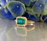 Bildschöner Smaragd Ring mit Brillanten "Horizontal"