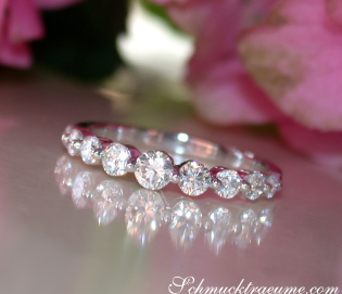 Brillanten Ring "Schwebender Diamant"