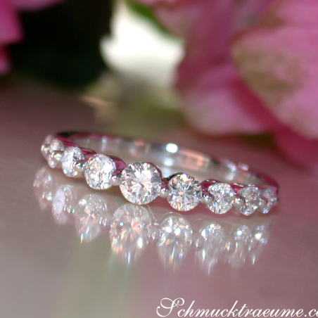 Brillanten Ring "Schwebender Diamant"