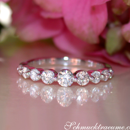 Brillanten Ring "Schwebender Diamant"