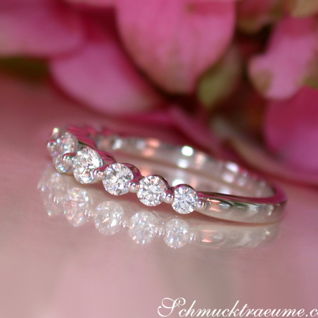 Brillanten Ring "Schwebender Diamant"
