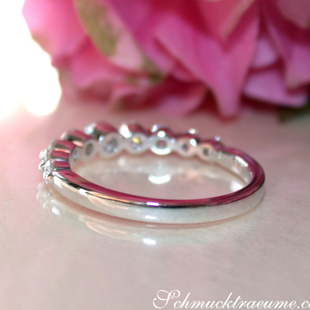 Brillanten Ring "Schwebender Diamant"