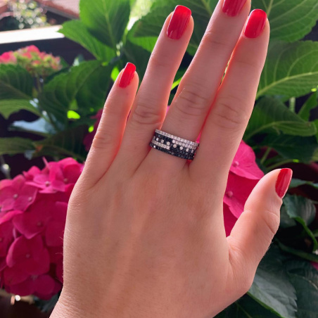 Wandelbarer Memory Ring mit weißen und schwarzen Diamanten ∞ Schmucktraeume.com