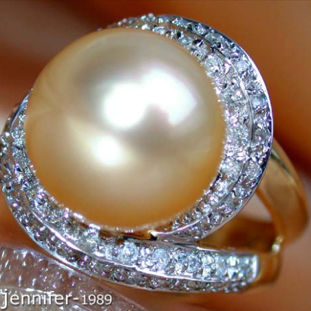 Goldene Südseeperle Ring mit Brillanten