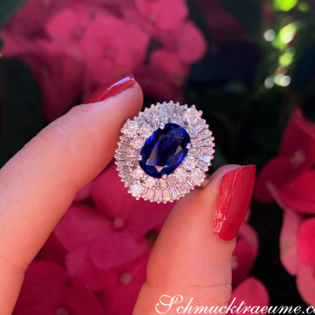 Superb Ceylon Sapphire Diamond Ring