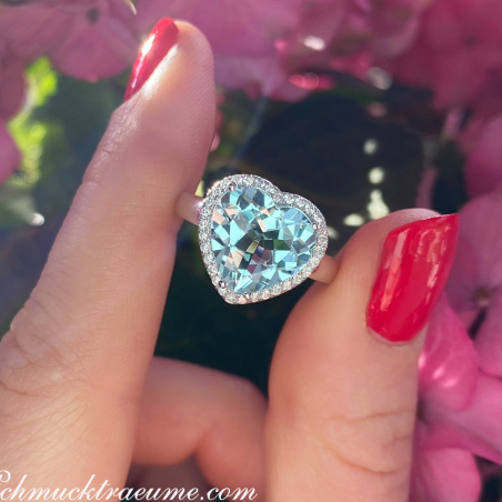 Aquamarin Herz Ring mit Diamanten