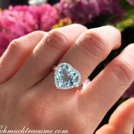 Aquamarin Herz Ring mit Diamanten