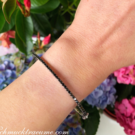 Timeless Bangle with Black Diamonds