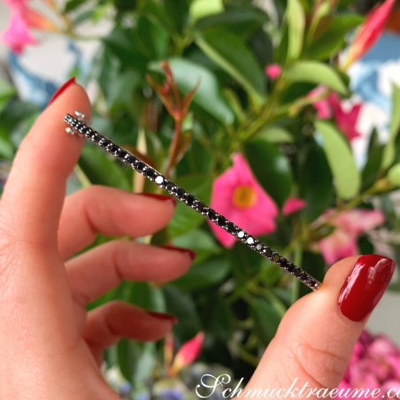 Timeless Bangle with Black Diamonds