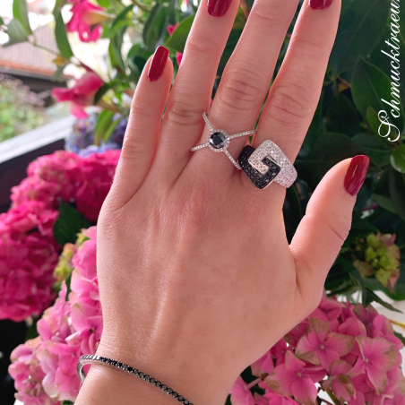 Extravagant Black & White Diamond Belt Ring