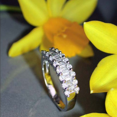 Timeless Diamond Ring with Baguette Diamonds in White gold 18k