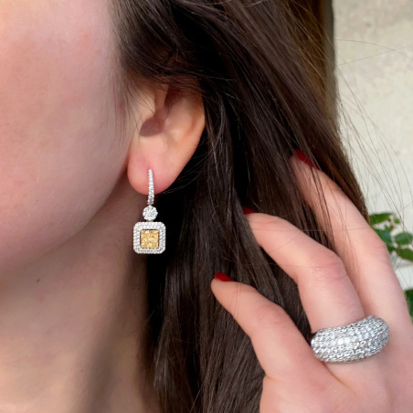 Beautiful Dangling Earrings with White & Yellow Diamonds