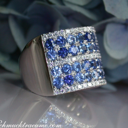 Prächtiger Saphir Ring "Melange" mit Brillanten
