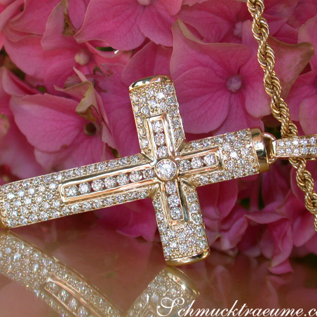 Precious Diamond Cross in Cross Pendant in Yellow Gold 18k