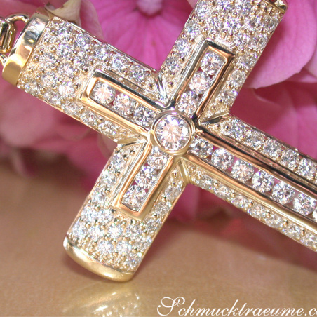 Precious Diamond Cross in Cross Pendant in Yellow Gold 18k