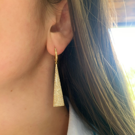 Interesting Dangling Earrings with Diamonds in Yellowgold