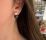 Exzellente Doppel Herz Ohrstecker mit schwarzen und weißen Diamanten