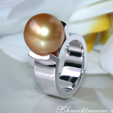 Heavy Golden Southsea Pearl Ring