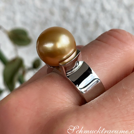 Heavy Golden Southsea Pearl Ring