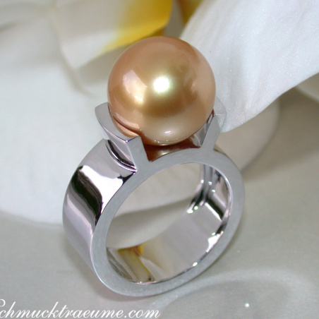 Heavy Golden Southsea Pearl Ring